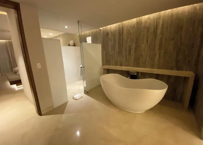 2bd Oceanfront Presidential Solaz Cabo Villa *
