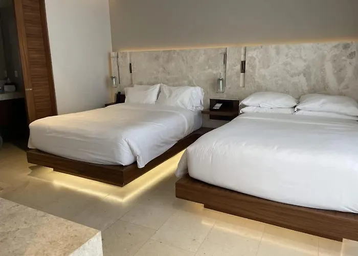 2bd Oceanfront Presidential Solaz Cabo Villa *