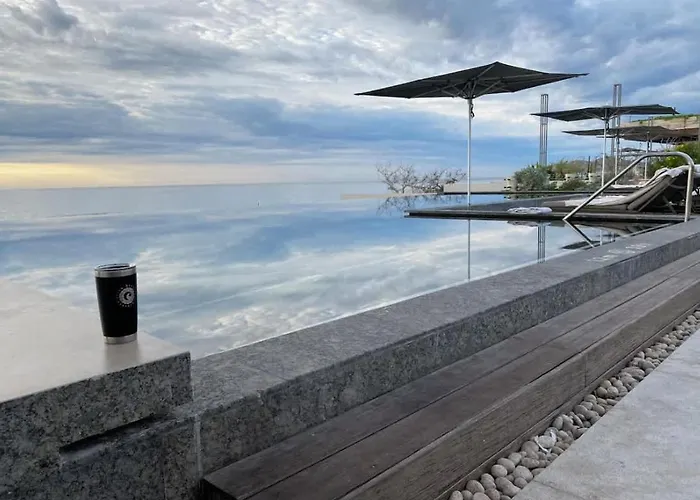 Villa 2bd Oceanfront Presidential Solaz Cabo